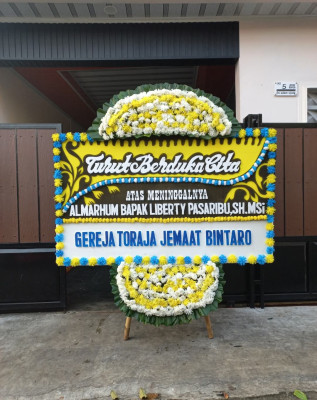 Papan Bunga Duka di Salubattang