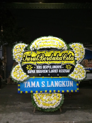 Papan Bunga Duka di Salubattang